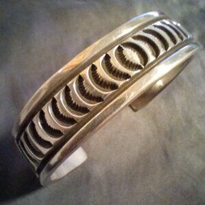 Large and heavy Unisex Darin Bill sterling silver cuff